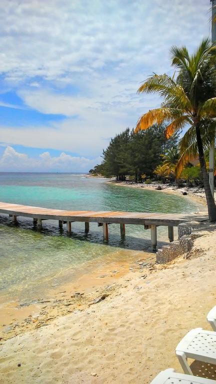 Serenity Beach Cottages Utila Exterior foto